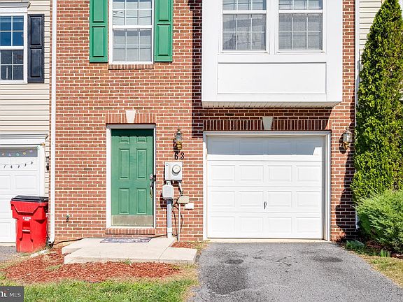 3rd image of 63 Desert Rose Way