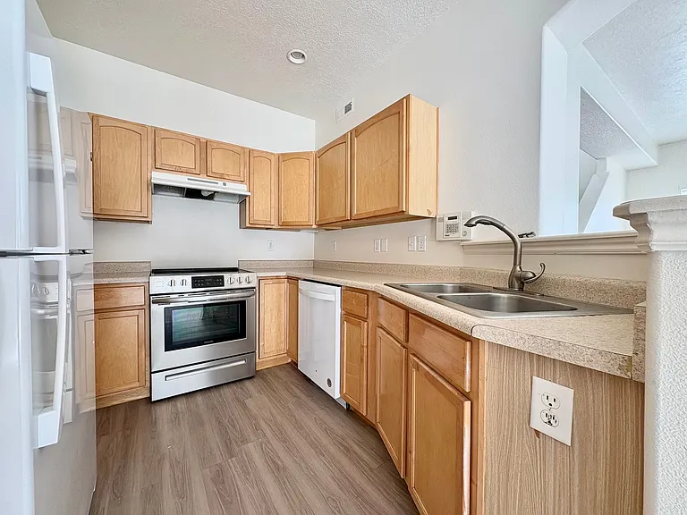 1553 W Vivante Way — Photo 6