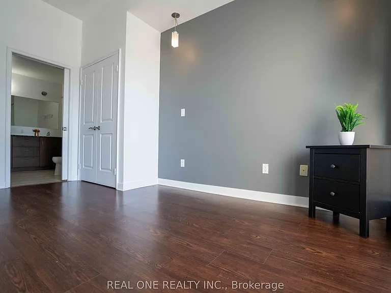 191 King St S #703 — Photo 20