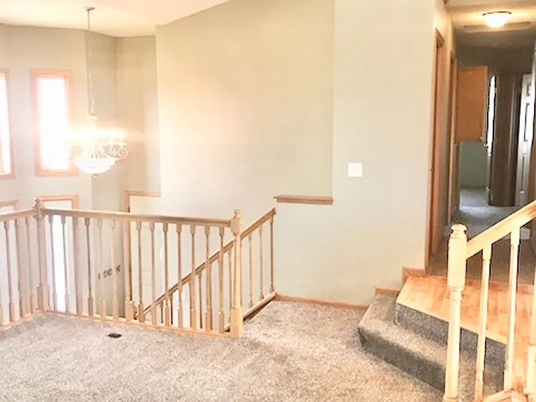 804 Harrison Dr — Photo 5
