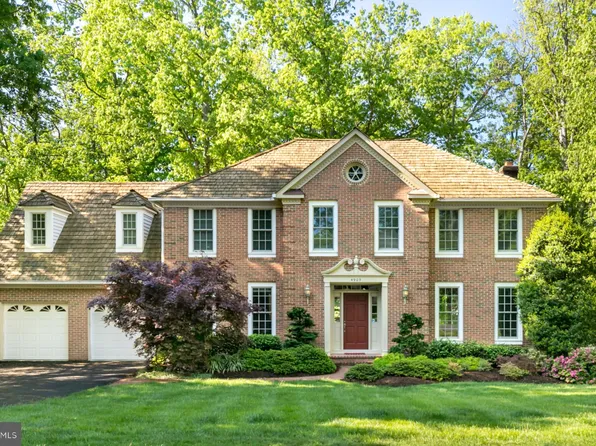 4903 Oakcrest Dr, Fairfax, VA 22030