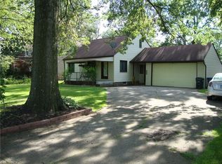 6524 Fitch Rd, Olmsted Township, OH 44138