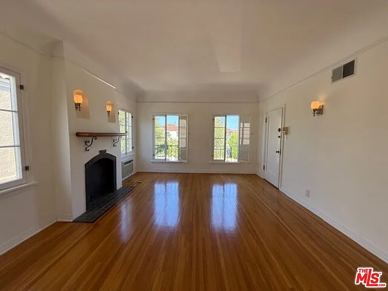 747 S Mansfield Ave #4 — Photo 22