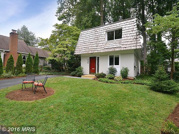 2nd image of 734 Anderson Ave