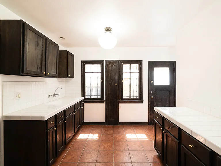 836 Silverlake Blvd — Photo 12