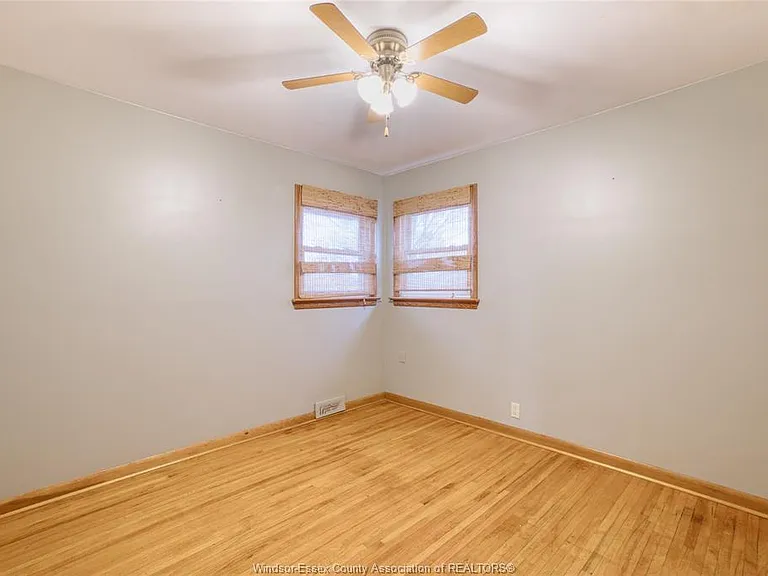 3858 Hillcrest Blvd — Photo 10