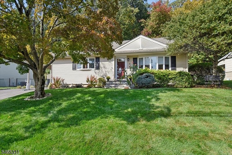 1st image of 50 Parks Rd
