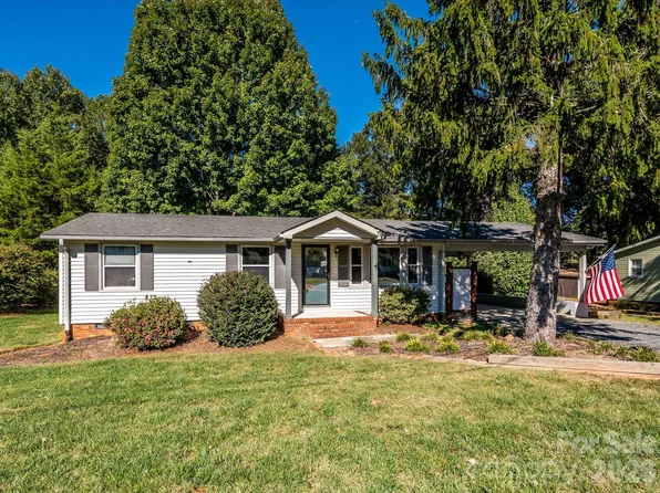 3714 Fieldcrest Cir NW, Concord, NC 28027