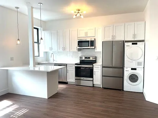 Rented by Starts New York Realty LLC | media 2