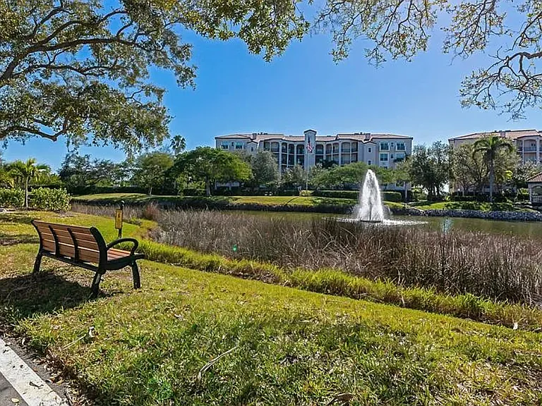 5408 Eagles Point Cir #302 — Photo 46