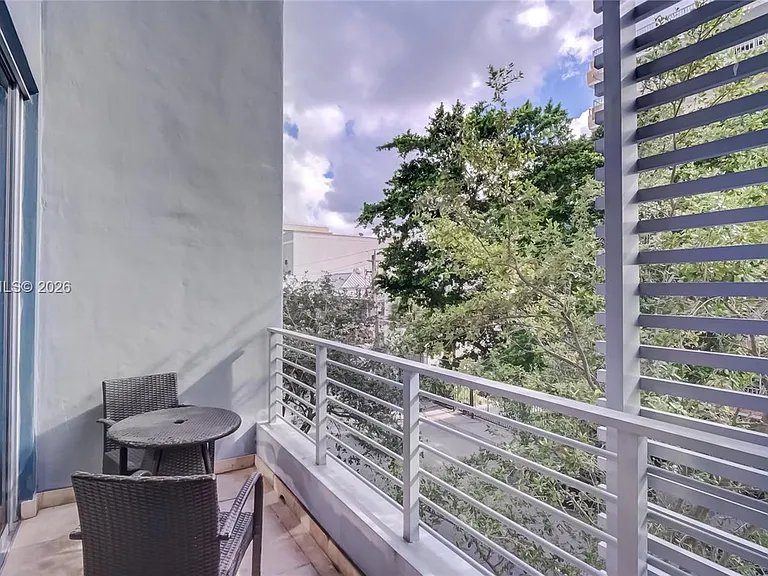 3339 Virginia St #323 — Photo 23