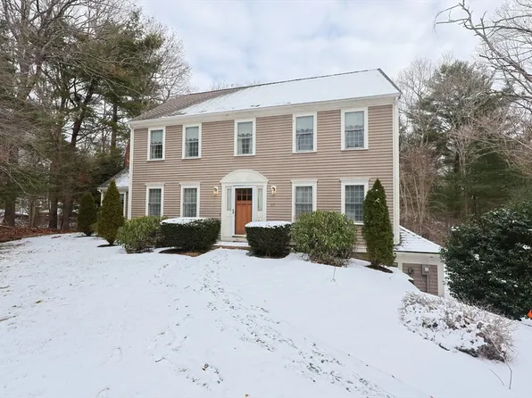 87 Cranberry Dr, Halifax, MA 02338