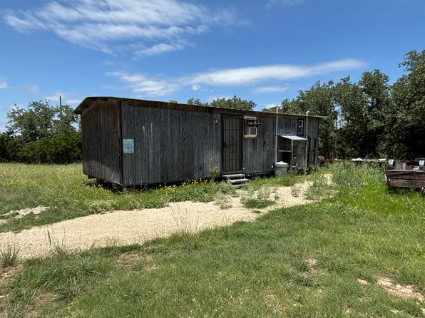 1068 N Highway 377, Rocksprings, TX 78880