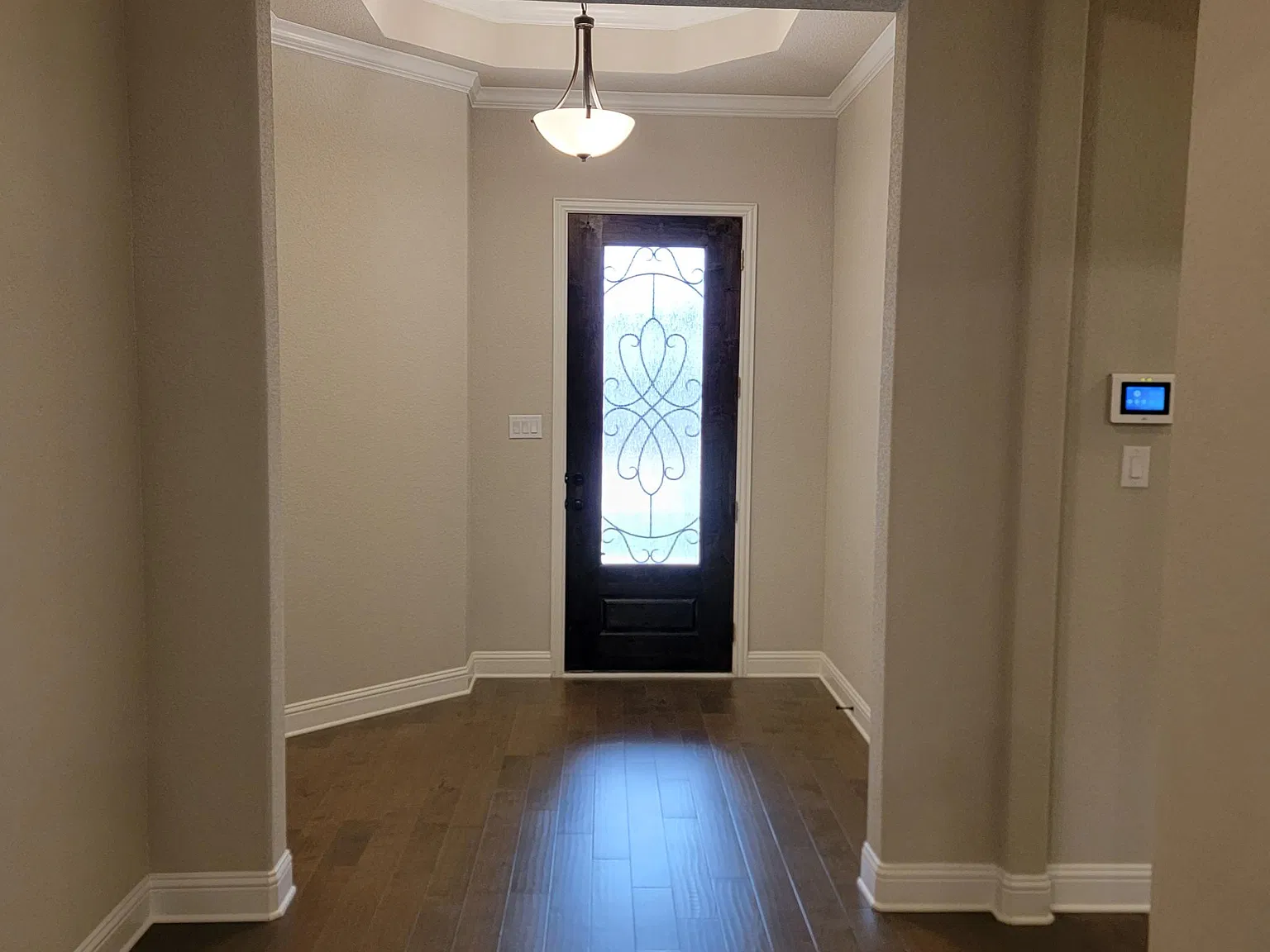 4 bed, 2389 sqft, $3,000 — Photo 3