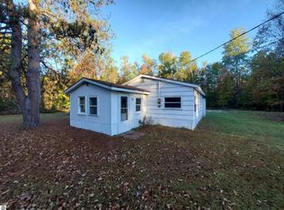 5180 W Hines Rd, Shepherd, MI 48883