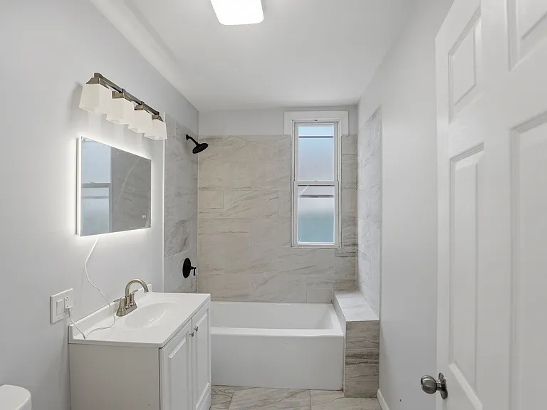 5256 S Carpenter St #1 — Photo 6