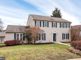 1901 Vicki Dr, York, PA 17403