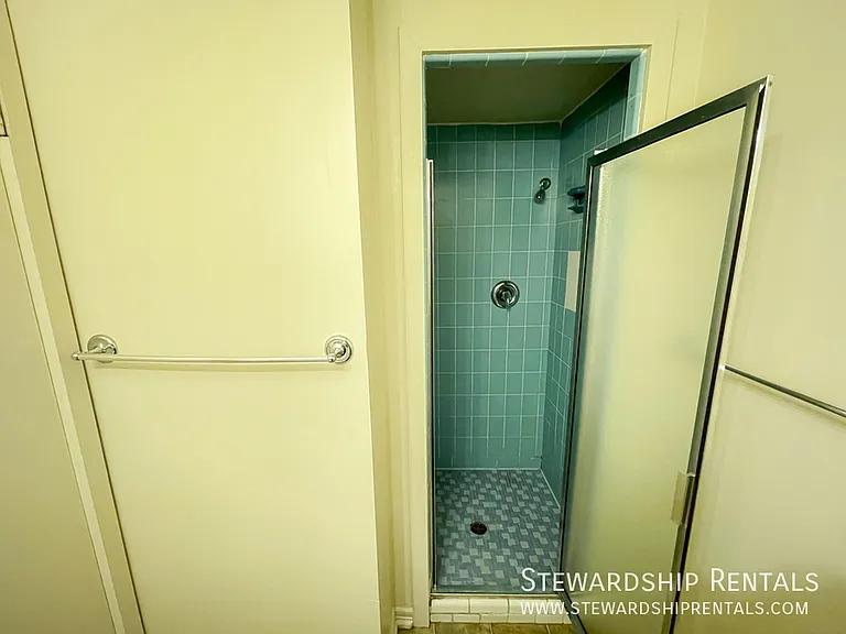 942 E 18th Ave #12 — Photo 11