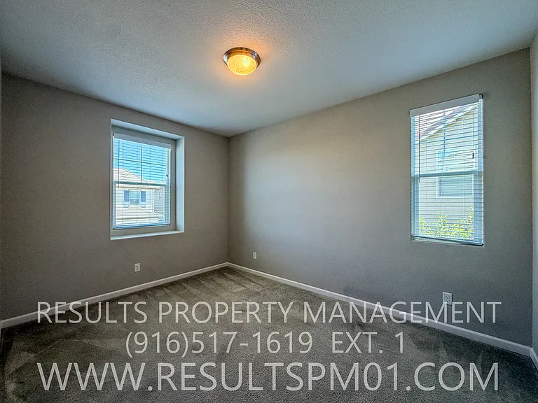 1041 Bridlewood Dr — Photo 22