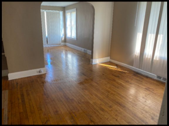 2nd image of 3832 Elm St APT 2