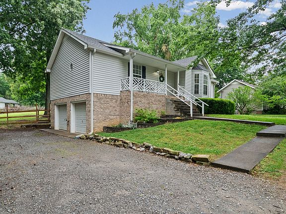 3rd image of 2939 Charlie Sleigh Rd