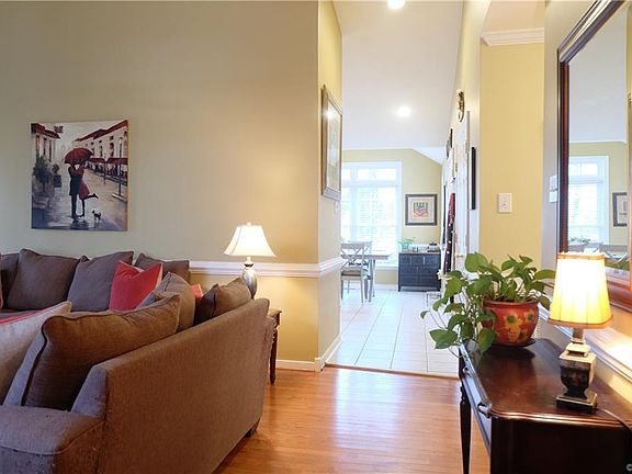 4th image of 9733 Fernleigh Dr