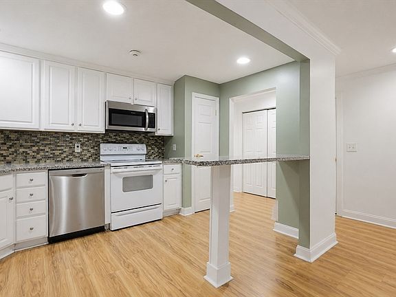 4th image of 70 Warren Ave APT 1-4