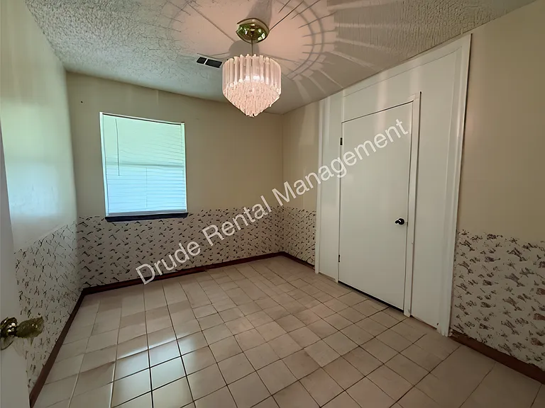 335 N Baronne St — Photo 22
