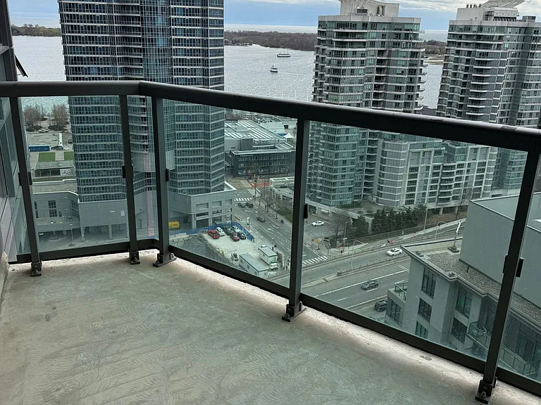 19 Grand Trunk Cres #2915 — Photo 33
