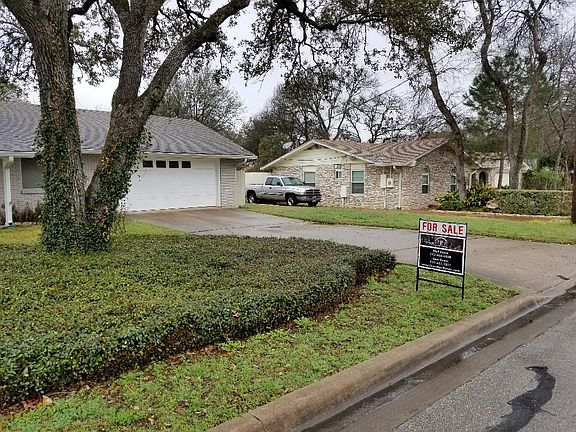 3rd image of 6200 Oakclaire Dr