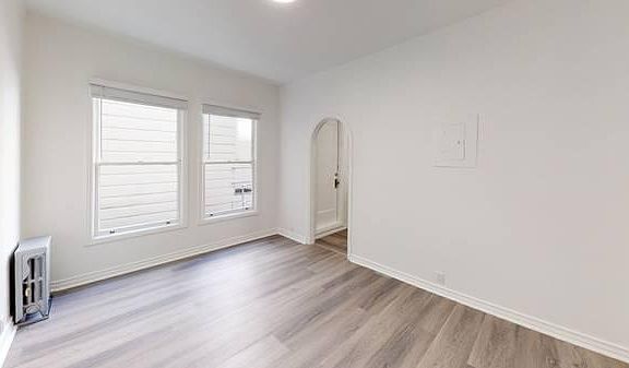 4th image of 1935 Jefferson St #102