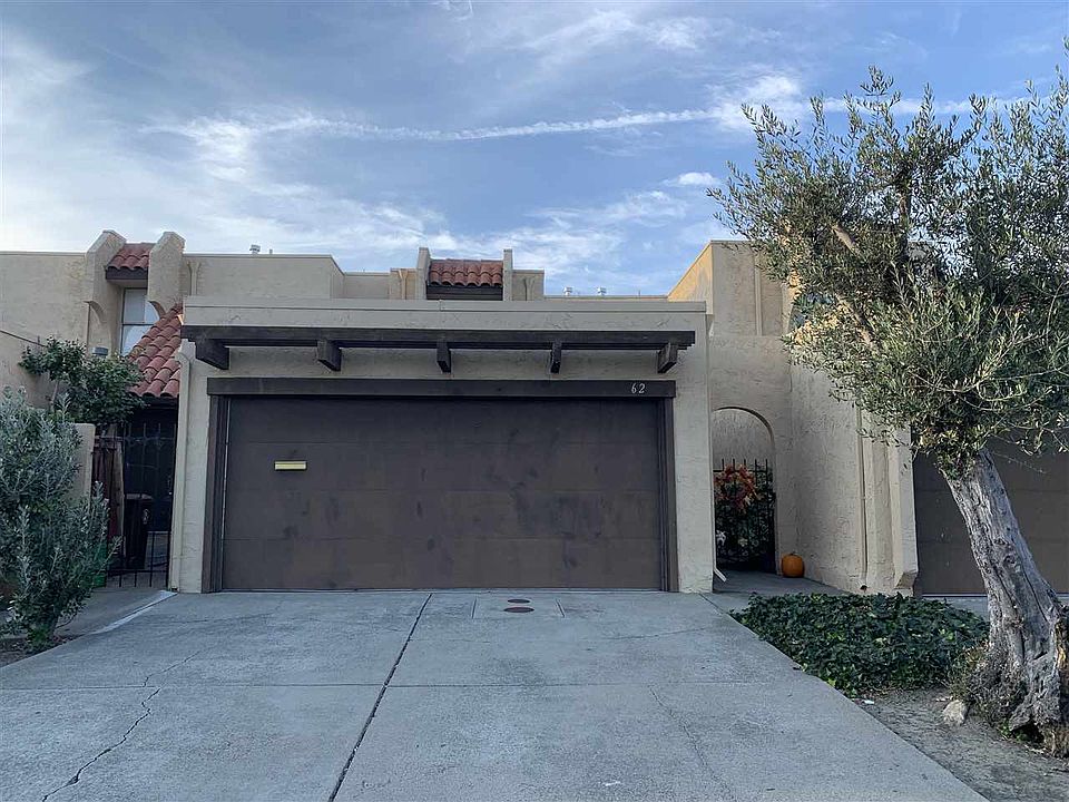 1st image of 62 Villa Dr