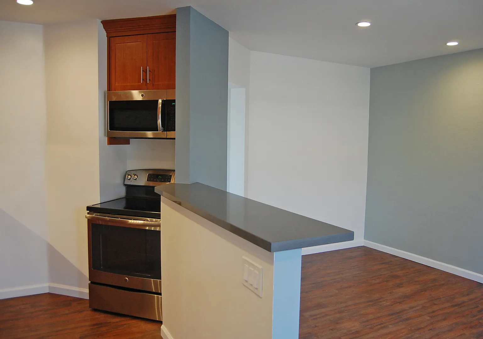 4250 — Photo 2