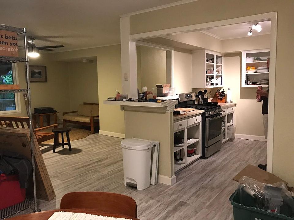 1st image of 533 W Whillock St