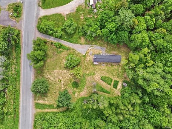 4th image of 475 Penniac Rd