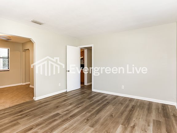 3rd image of 2342 Lake Lucina Dr E