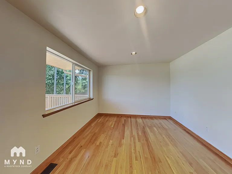 20308 63rd Ave NE — Photo 5