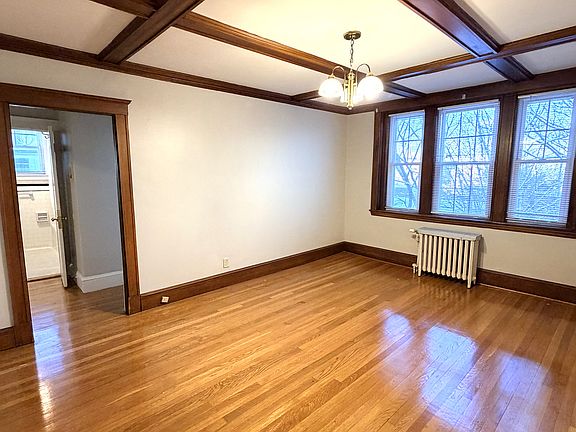 2nd image of 200 Presidents Ln APT 12