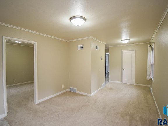 4th image of 801 S West Ave