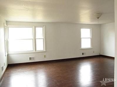 3rd image of 4421 Holton Ave