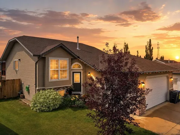 51 N Fern Glade Cres, Sylvan Lake, AB T4S 1Z5