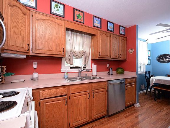 2nd image of 5300 Winslow Dr