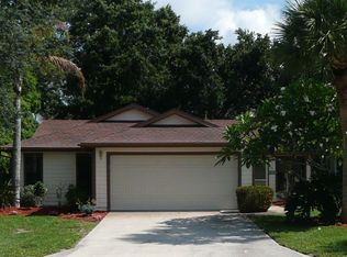 4741 Country Oaks Blvd, Sarasota, FL 34243