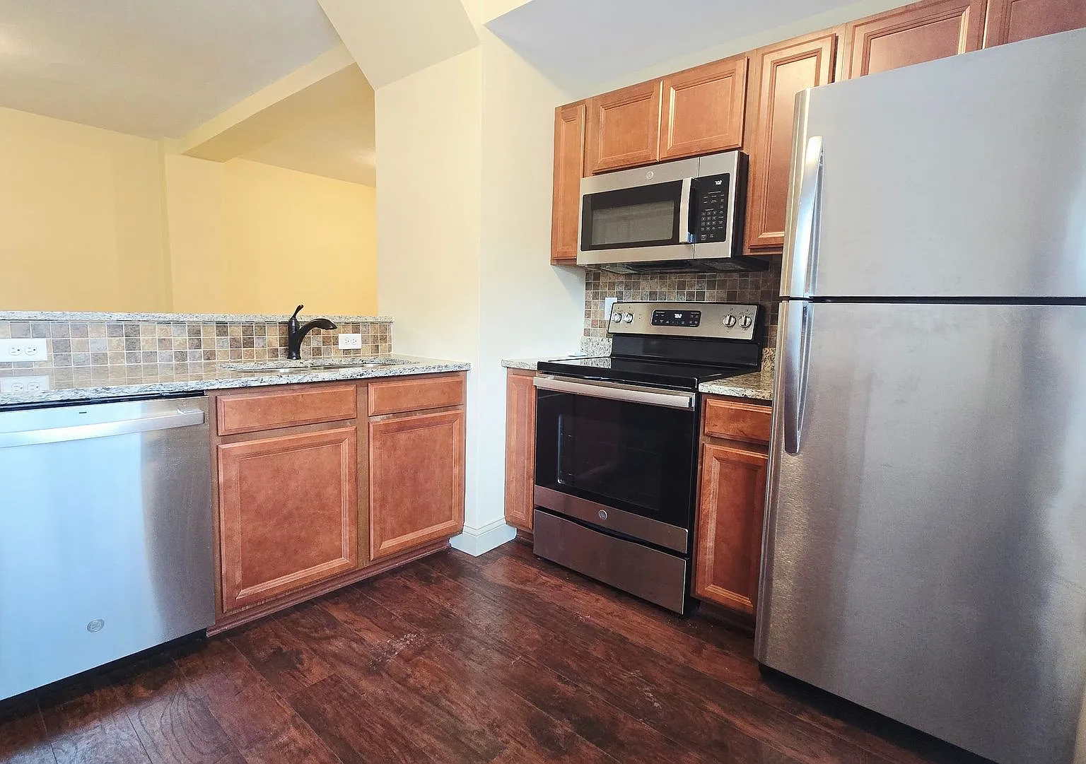 1416 E State St Apartments — Photo 3
