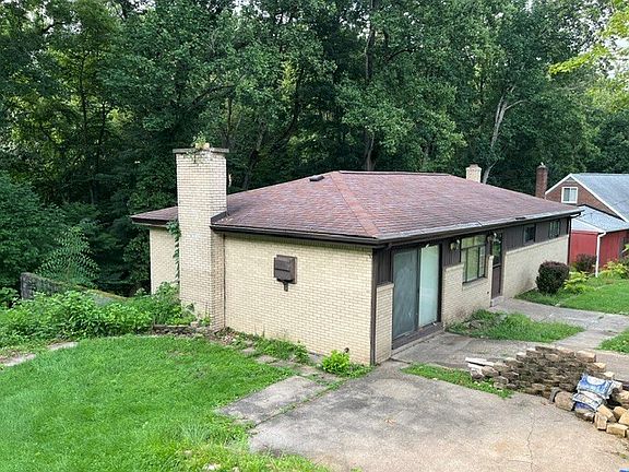 3rd image of 200 Forest Dr