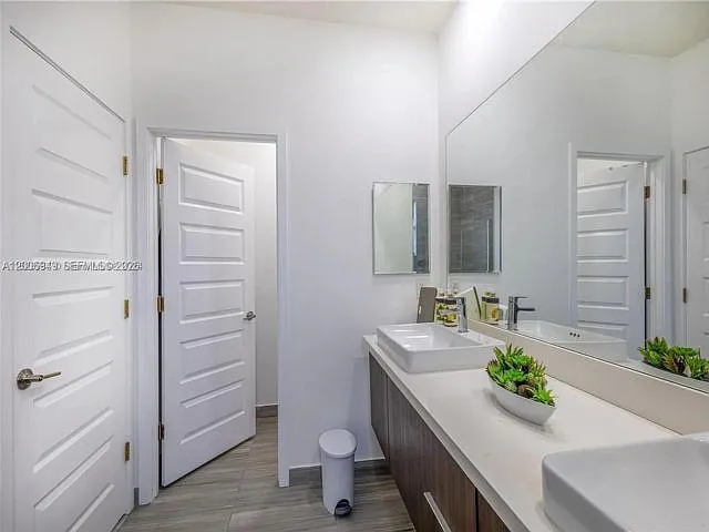 8805 NW 103rd Pl — Photo 18