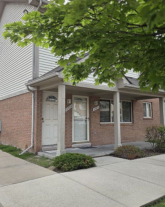 1st image of 21072 Flora St