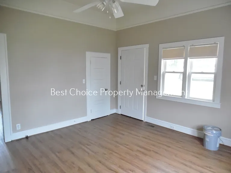 115 E Beattie St — Photo 8