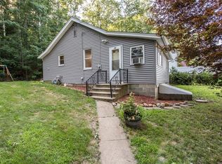 14 Hillside Dr, West Brookfield, MA 01585