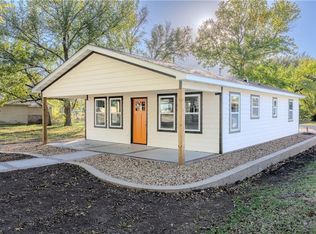 217 N 17th St, Fredonia, KS 66736